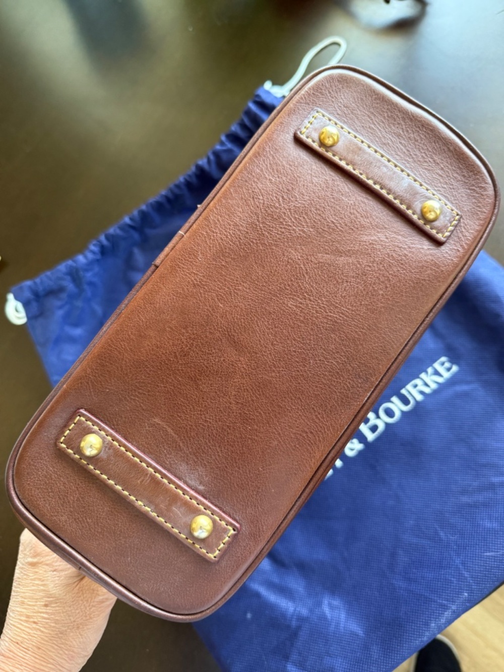 Dooney and Bourke brown leather handbag - Picture 3 of 8